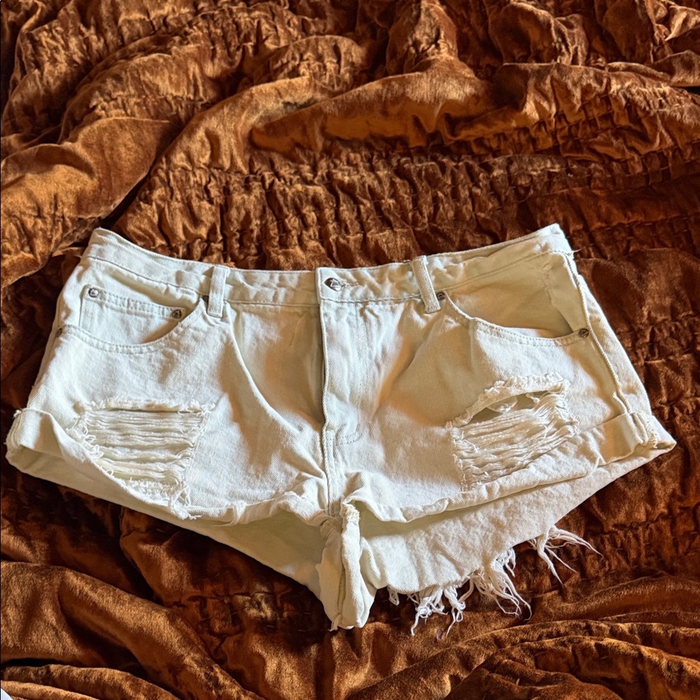 Somedays Lovin Distressed White Jean Shorts- Size 30